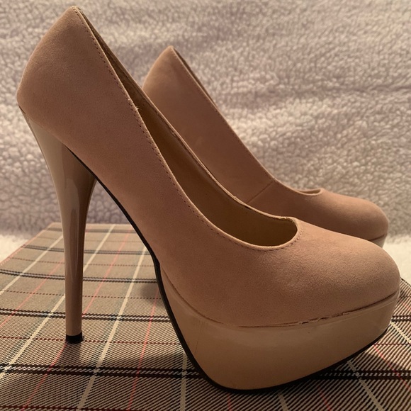 Cream high heels, size 5 1/2. - Picture 2 of 11